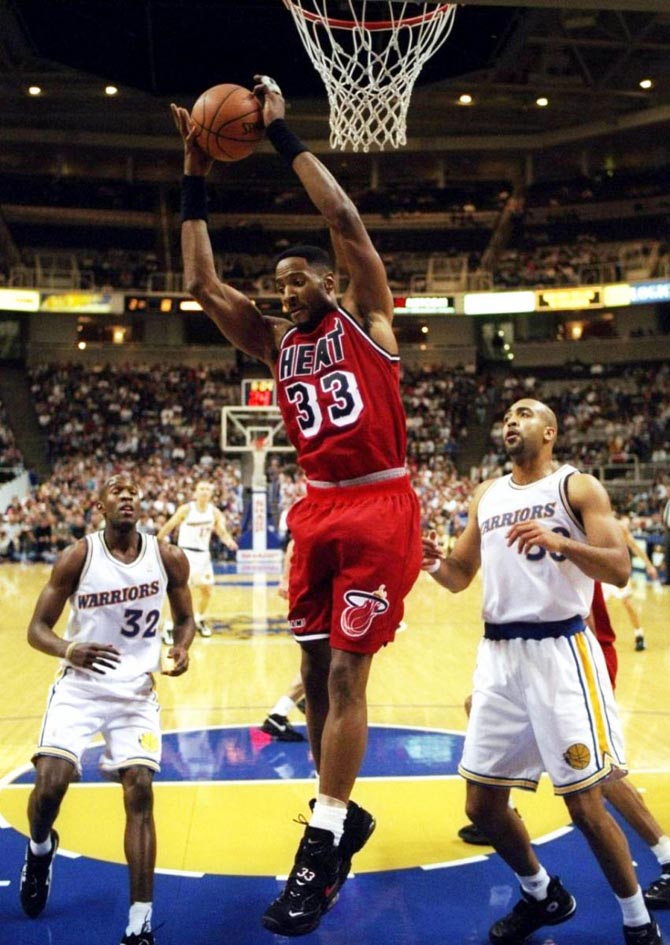 alonzo mourning #33 red jersey